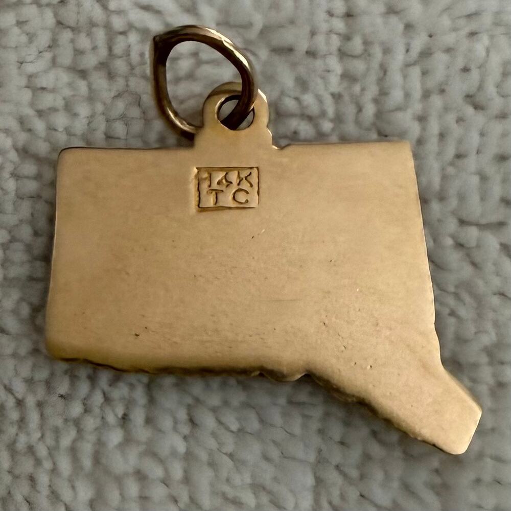 Vintage 14k Yellow Gold Connecticut State Charm - Picture 2 of 4
